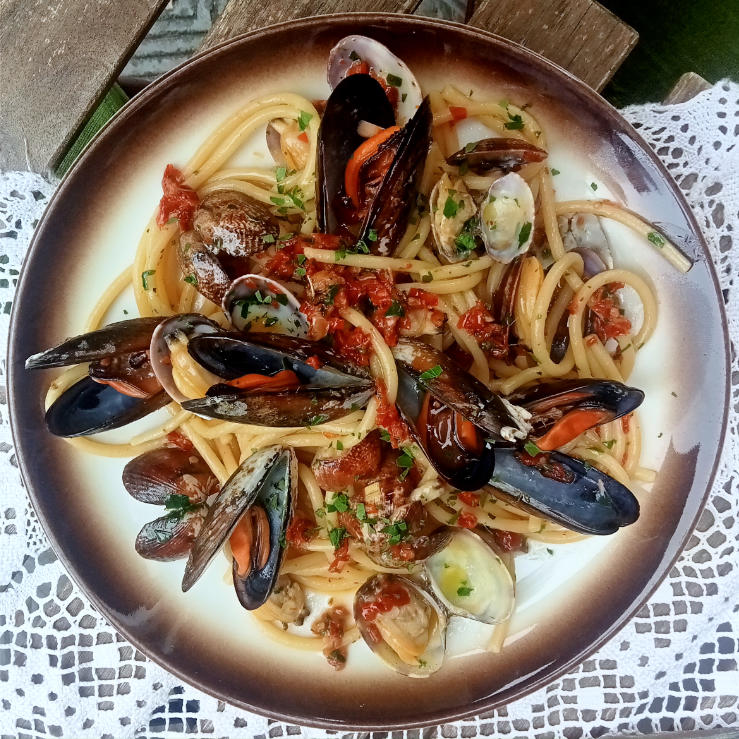 Bucatini alla ionica - Trattoria Maga Magò - Borgo Allegri, Firenze