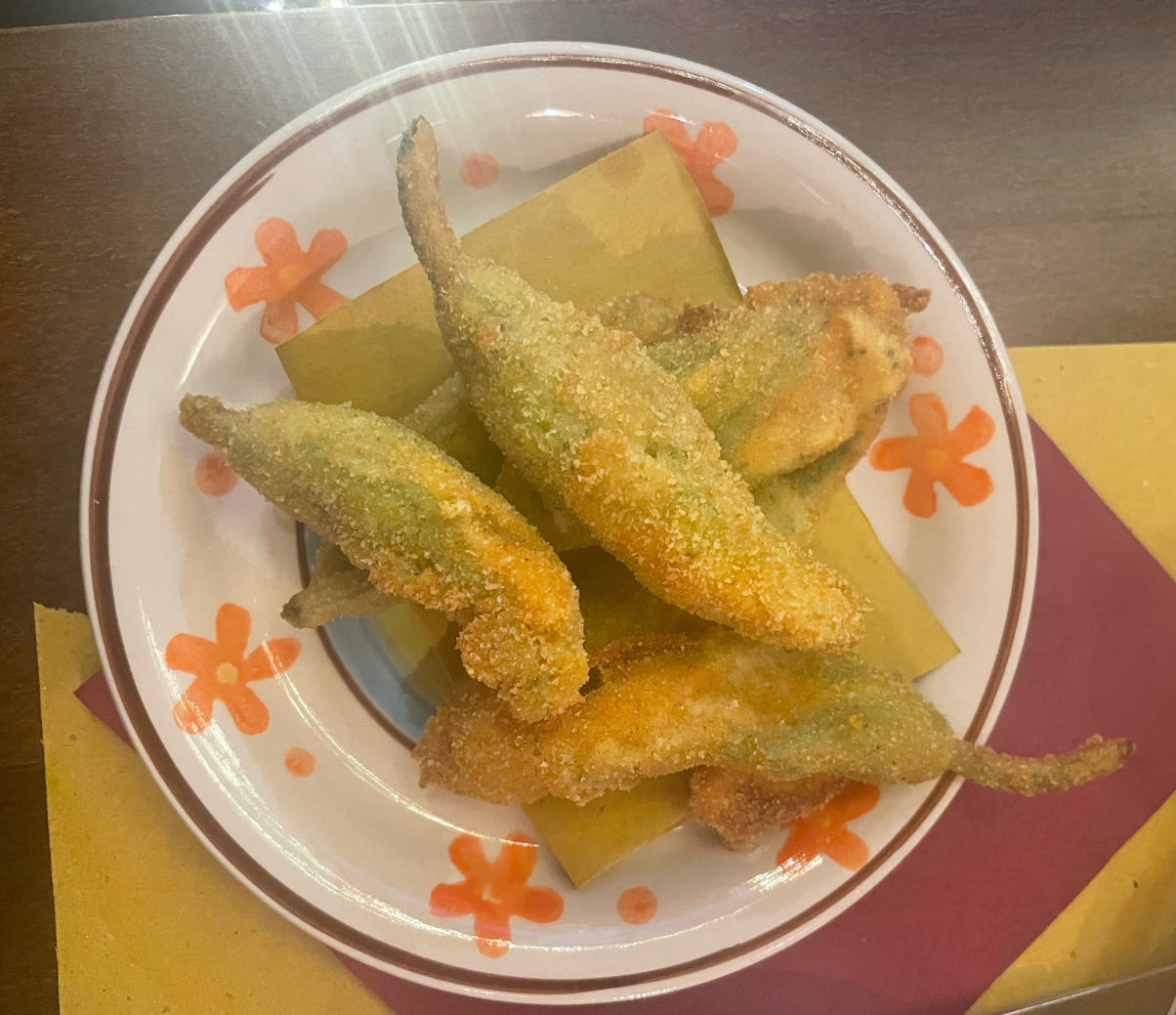 Fiori fritti ripieni di mozzarella e acciughe - Trattoria Maga Magò - Firenze