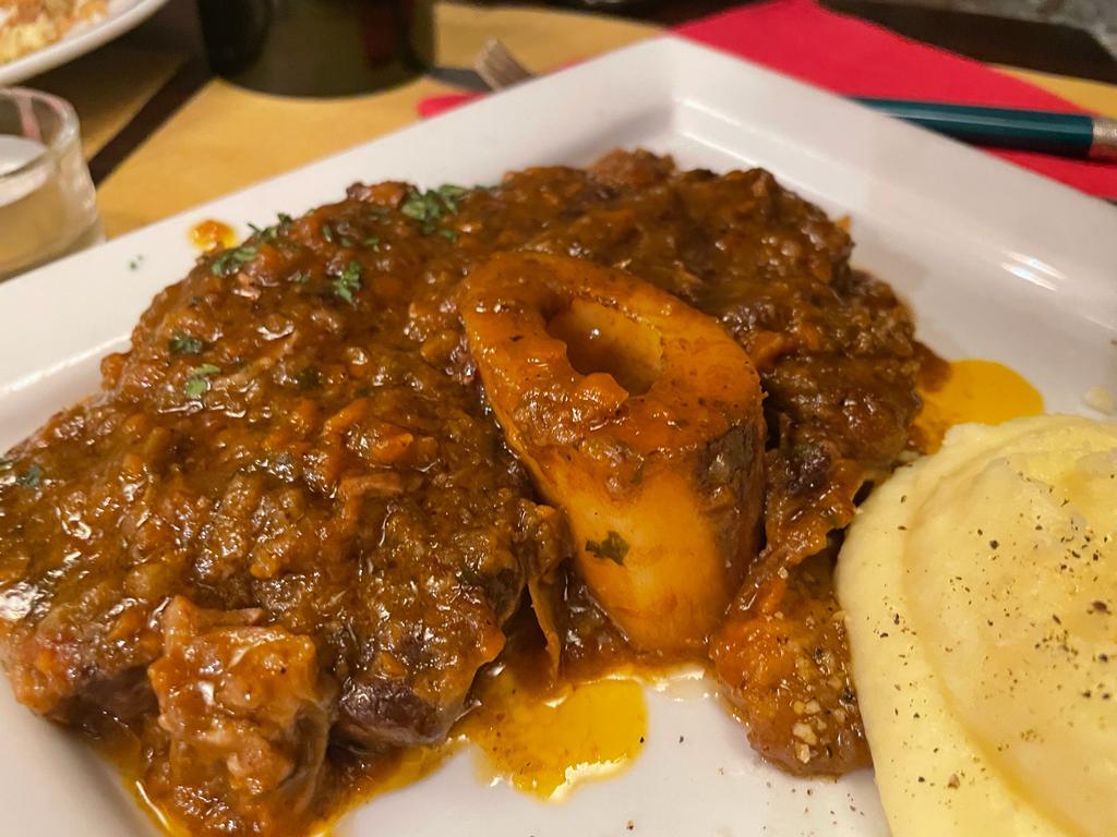 Ossobuco e purè - Trattoria Maga Magò - Firenze